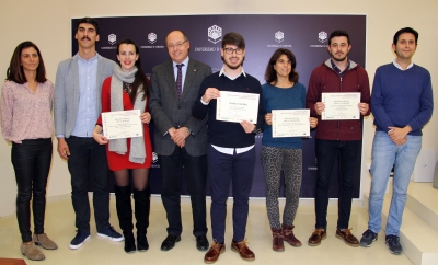 El vicerrector de Infraestructuras y Sostenibilidad, Antonio Cubero Atienza, con los ganadores y personal tcnico del SEPA