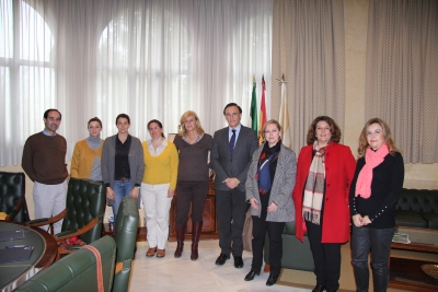 Representantes de la UCO y de la Asociacin Nacional de Criadores de Ganado Bovino de Raza Crdena Andaluza tras la firma del convenio