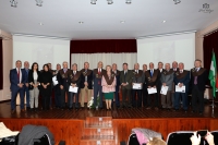 Foto de familia de autoridades y alumnos de la 1 Promocin de Ingenieros Tcnicos de Minas