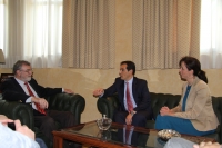 El rector, Jos Manuel Roldn, conversa con el alcalde, Jos Antonio Nieto y la presidenta de la Diputacin, M Luisa Ceballos