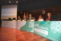 El rector de la Universidad de Córdoba da la bienvenida a los asistentes a las jornadas