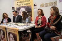 De izquierda a derecha, Mª Ángeles Luna, José Carlos Gómez Villamandos, Esther Ruiz, María Rosal y Rosario Mérida durante la lectura poética