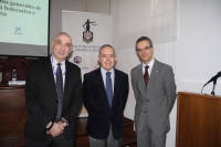 De izquierda a derecha, Diego Medina, Antonio Milln y Manuel Izquierdo, durante la presentacin del curso.