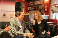 El catedrático Jesús Díez Dapena y la periodista Marta Jiménez, durante la primera sesión de la cuarta edición de 'Cienciaficcionados'