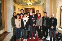 Estudiantes de Sichuan, que desarrollan en Ucoidiomas un curso de inmersin en espaol dentro de los convenios firmados por la UCO con universidades chinas, visitan al Rector