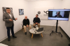 El director de Cultura, Fernando Lara, presenta a Pedro Ruiz y Raúl Alonso.