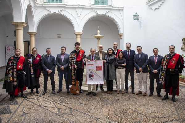 Participantes en la presentación de los actos del 45 aniversario de la tuna.