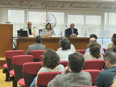 El profesor Antonio Costa durante la inauguración.