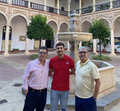  De izq a dcha, Manuel Arriaza, Jaime Martín y José Antonio Gómez-Limón.