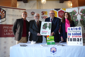 El director general de Salud, Manuel Rich; el vicerrector de Salud y Bienestar de la Comunidad Universitaria, Rafael Solana; el rector, Manuel Torralbo, y la directora de Prevención, M.ª Dolores Redel.