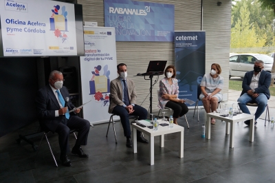 Imagen de los asistentes a la rueda de prensa ofrecida ayer en Rabanales 21.