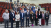 Autoridades académicas y ponentes junto al alumnado participante.
