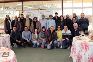 Foto de familia de los participantes en la jornada.