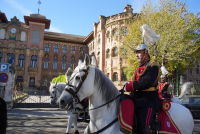 El desfile a las puertas del Rectorado.