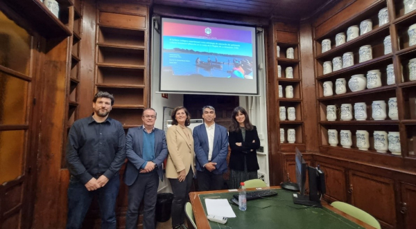 De izquierda a derecha: Ignacio Alcalde, Manuel Rivera, María José del Pino, el doctorando Andrés Vargas e Isabel Carrillo.