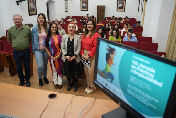 Autoridades académicas asistentes a la inauguración de las jornadas.