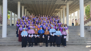 Foto de familia de los graduados en Psicología.