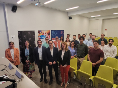 Foto de familia de los participantes en la clausura del curso.