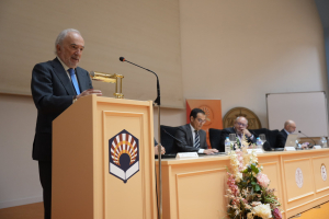 Santiago Muñoz Machado durante su disertación.