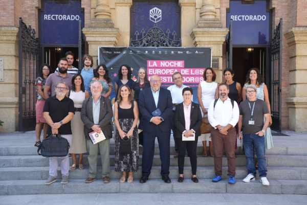 Foto de familia con las autoridades