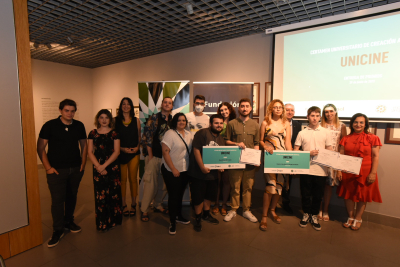 Foto de familia de la entrega de premios.