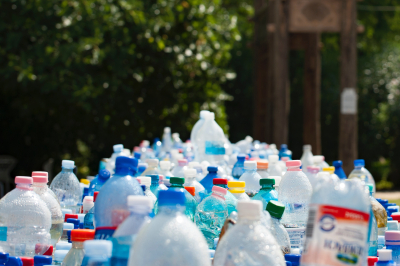 El contaminante bisfenol A es un compuesto químico empleado principalmente en la fabricación de plásticos.