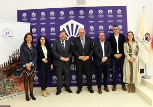 Foto de familia de autoridades de la Universidad de Córdoba y la empresa Plénitas