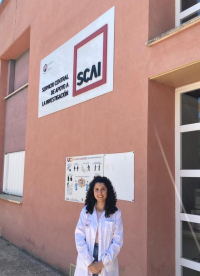 Elisa Rojas, técnica del SCAI premiada como coautora a la mejor patente. 