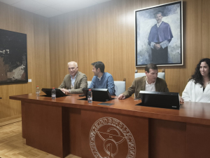 Antonio Gomera, director del Servicio de Protección Ambiental (segundo por la izquierda), en la reunión.