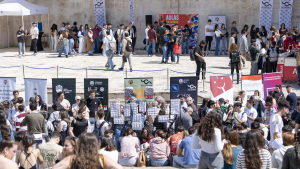 Gran ambiente en el Teatro Griego de Rabanales durante la celebración del Festival.
