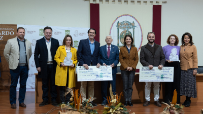 Foto de familia de los premiados.