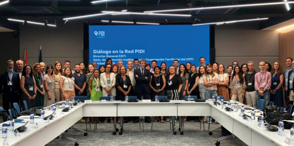 Foto de familia de la reunión de la Red PIDI