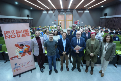 El vicerrector de Salud y Bienestar de la Comunidad Universitaria, Rafael Solana, junto a los organizadores y ponentes de las jornadas.