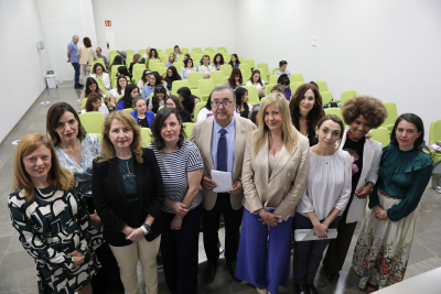 Foto de familia de asistentes a la clausura del programa Univergem.