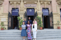 La investigadora Belemsobgo, en el centro, junto a la directora de la ETSIAM y la vicerrectora de Igualdad, Inclusión y Compromiso Social.