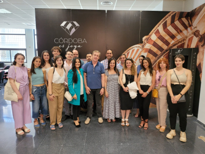 Foto de familia de participantes en las jornadas formativas. 