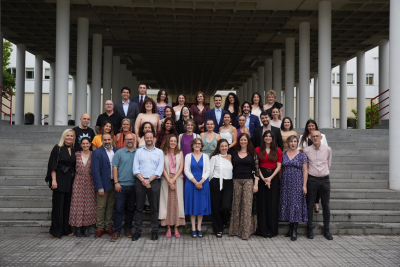 Foto de familia de los graduados.