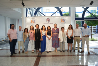 Foto de familia de autoridades y organización del  taller celebrado en la Facultad de Ciencias del Trabajo.