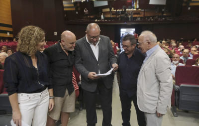 De izquierda a derecha, Marta Jiménez, Goval, Manuel Torralbo, Miguel Santiago y Juan José Tamayo, minutos antes del inicio de la presentación.