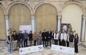 Integrantes del comité organizador junto a representantes de la Delegación de Turismo, Cultura y Deporte y del Ayuntamiento de Córdoba.