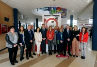 El rector, en el centro, junto al vicerrector de Estudiantes y Programas de Movilidad, la delegada de Educación, Deporte, Igualdad, Políticas Sociales y Conciliación; y los decanos y directores de los centros