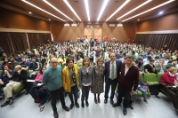 Foto de familia de las autoridades al inicio del acto inaugural de la Feria. 