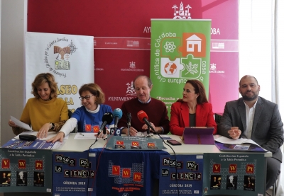 Autoridades en la presentación del Paseo por la Ciencia