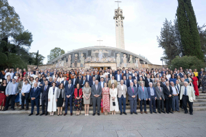 Foto de familia tras la graduación.