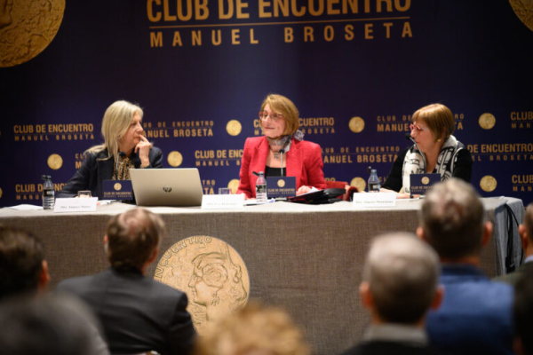 Eva Alcón durante su intervención.