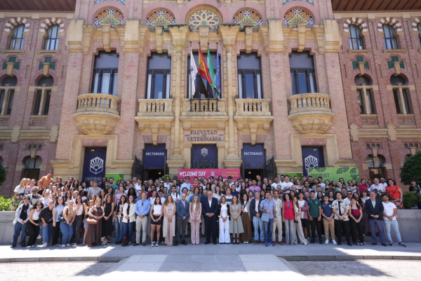 Foto de familia tras el acto.