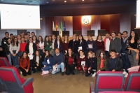 Foto de familia de los participantes en la actividad &quot;Lee Ciencia&quot;.