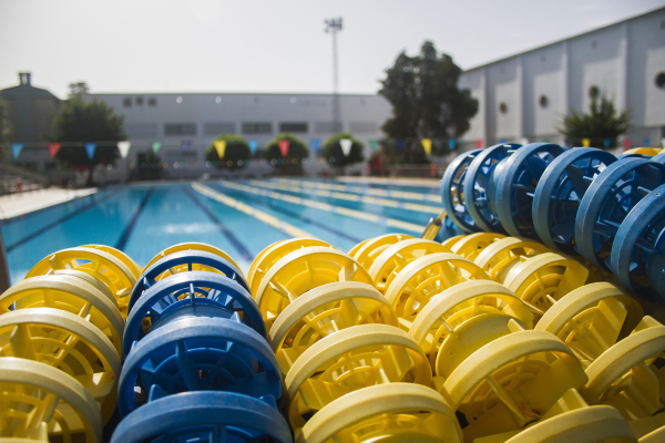 Imagen de apoyo de la piscina exterior de Rabanales donde se desarrollan las actividades y cursos, a excepción del pilates.