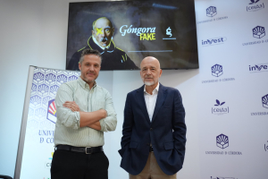 De izquierda a derecha, Israel Muñoz y Joaquín Roses en la presentación de las actividades de la Cátedra Góngora. 