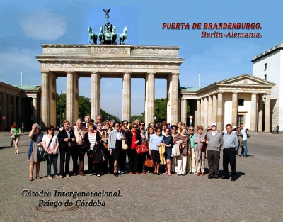 Alumnos de la Ctedra en la Puerta de Brandenburgo